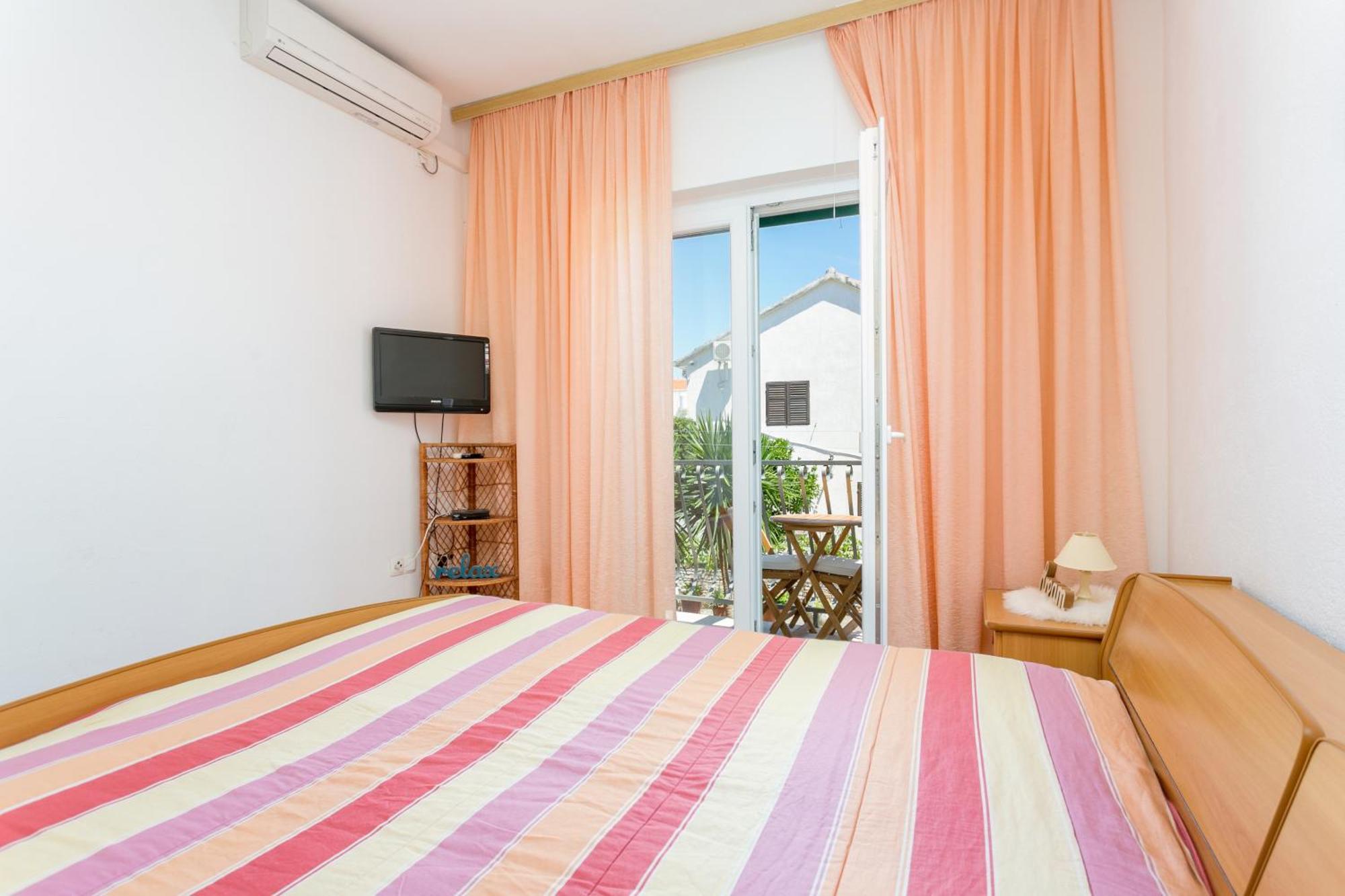 Double Room Supetar 5658D Eksteriør billede